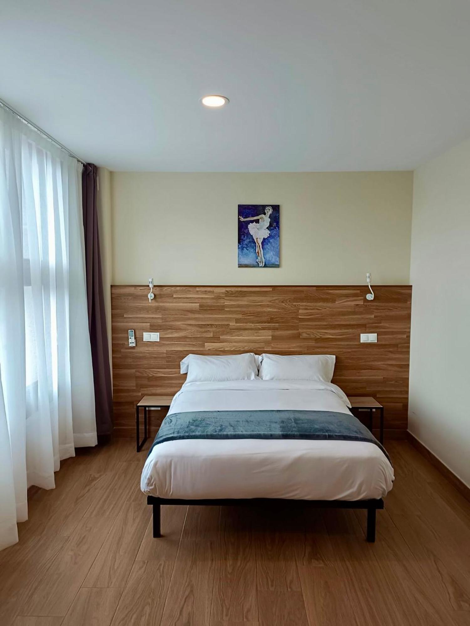 Apartahotel Golden Alcala Alcala de Henares Ngoại thất bức ảnh